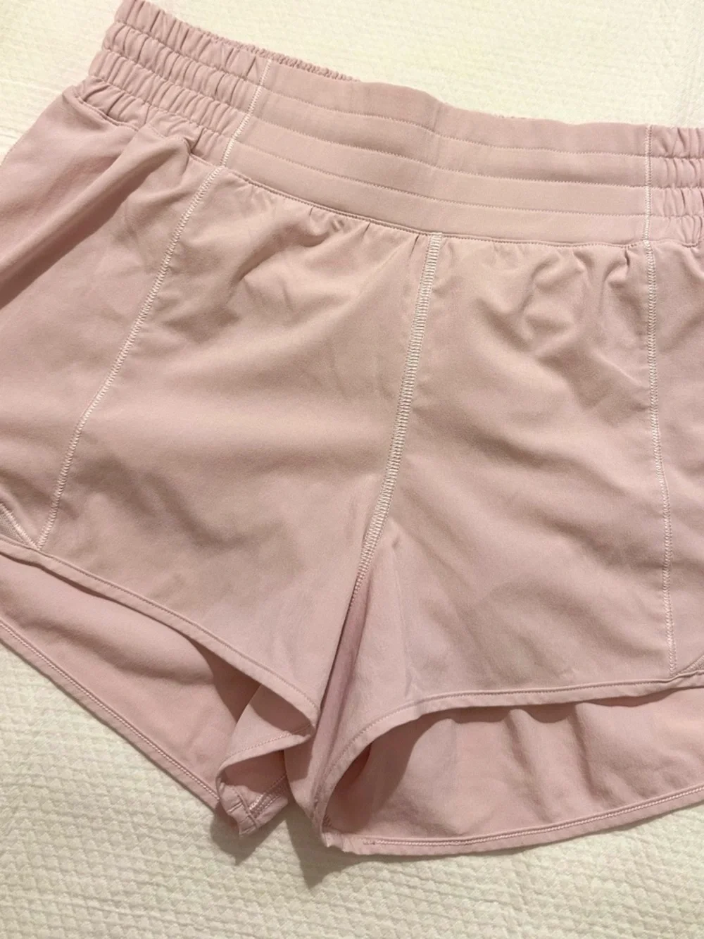 Lululemon Hotty Hot High-Rise Lined Short 2.5